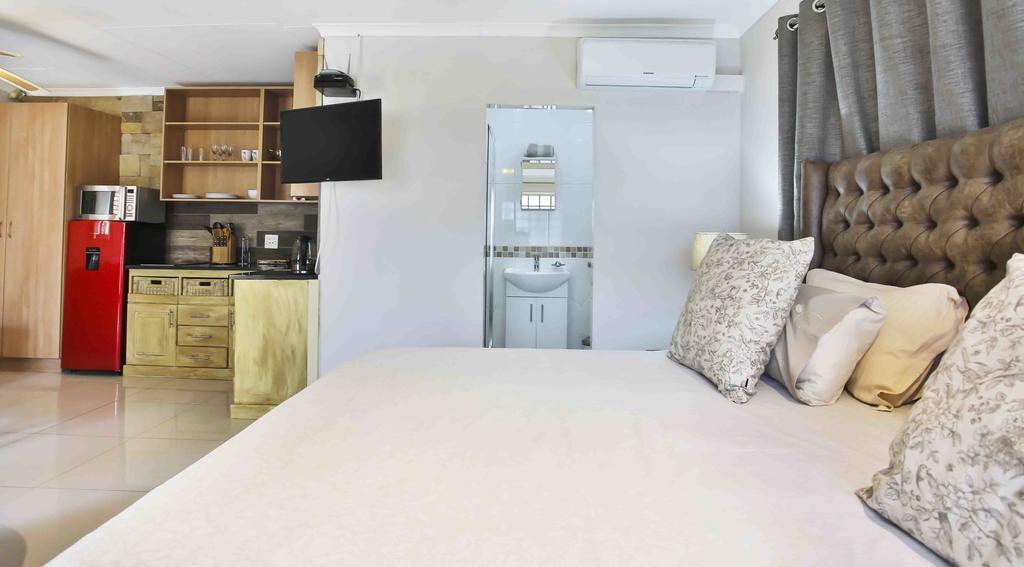 Accommodation At Vans No Loadshedding Centurion Exterior foto